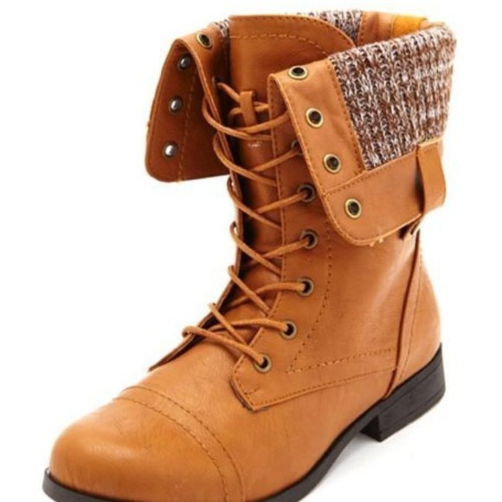 Charlotte Russe Sweater Lined Combat Boots 7